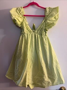 En;semble size medium Lime Green Ruffle Sleeve Summer Dress